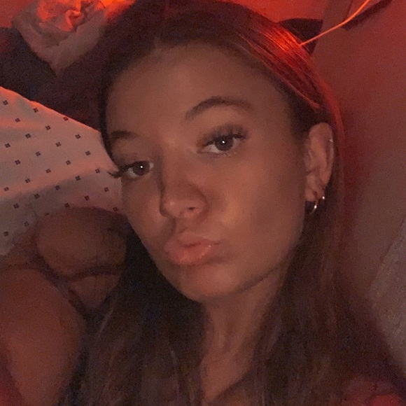 Meet your Posher, Macie - Picture 1 of 1